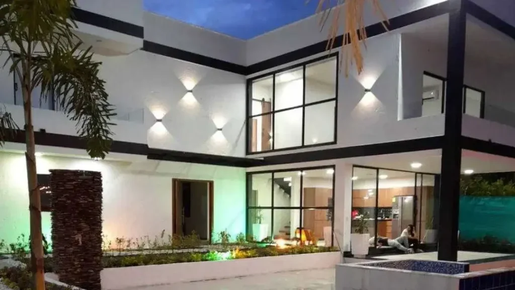 Ventanería robusta sistema 744 ideal para balcones y grandes luces